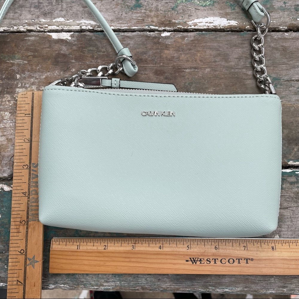 calvin klein vegan leather small crossbody mint green - Picture 3 of 10